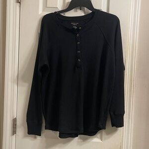 AE Medium Plush Long-Sleeve Henley T-Shirt